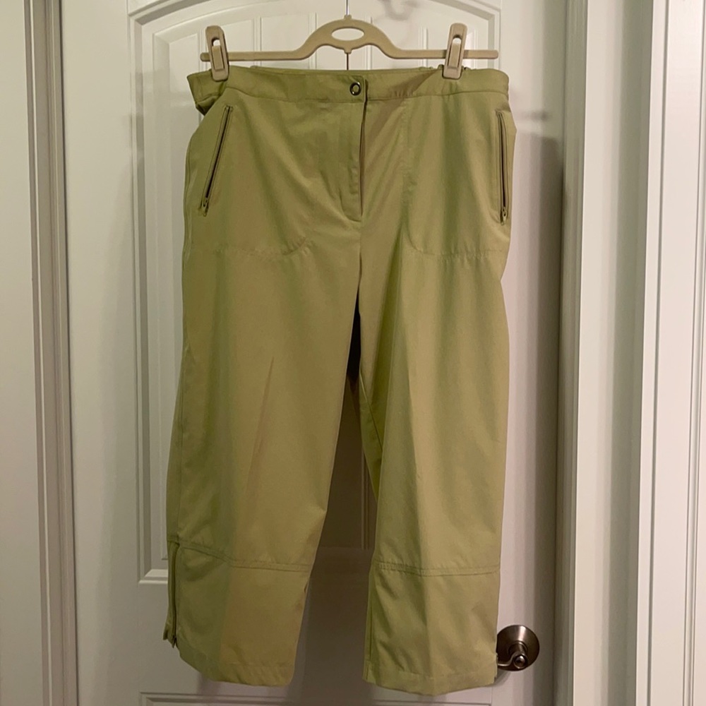 Women’s lightweight Capri pants